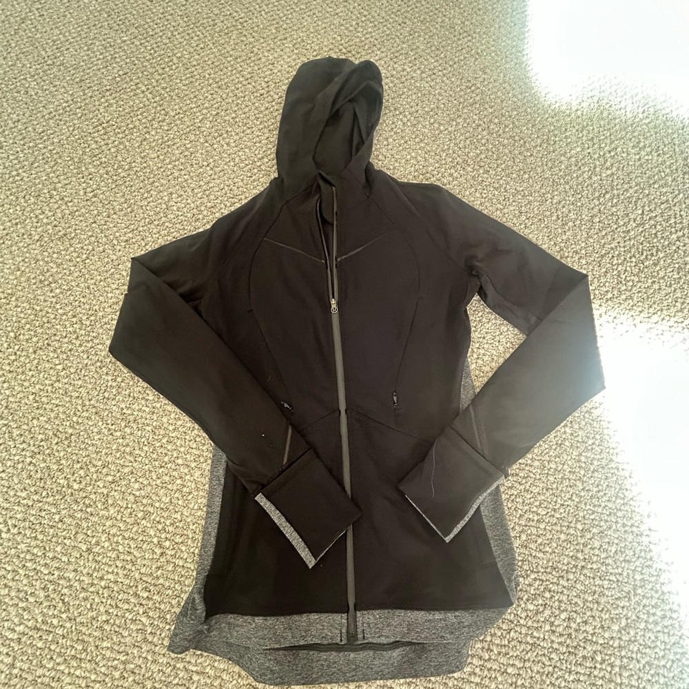 Lululemon sweatshirt